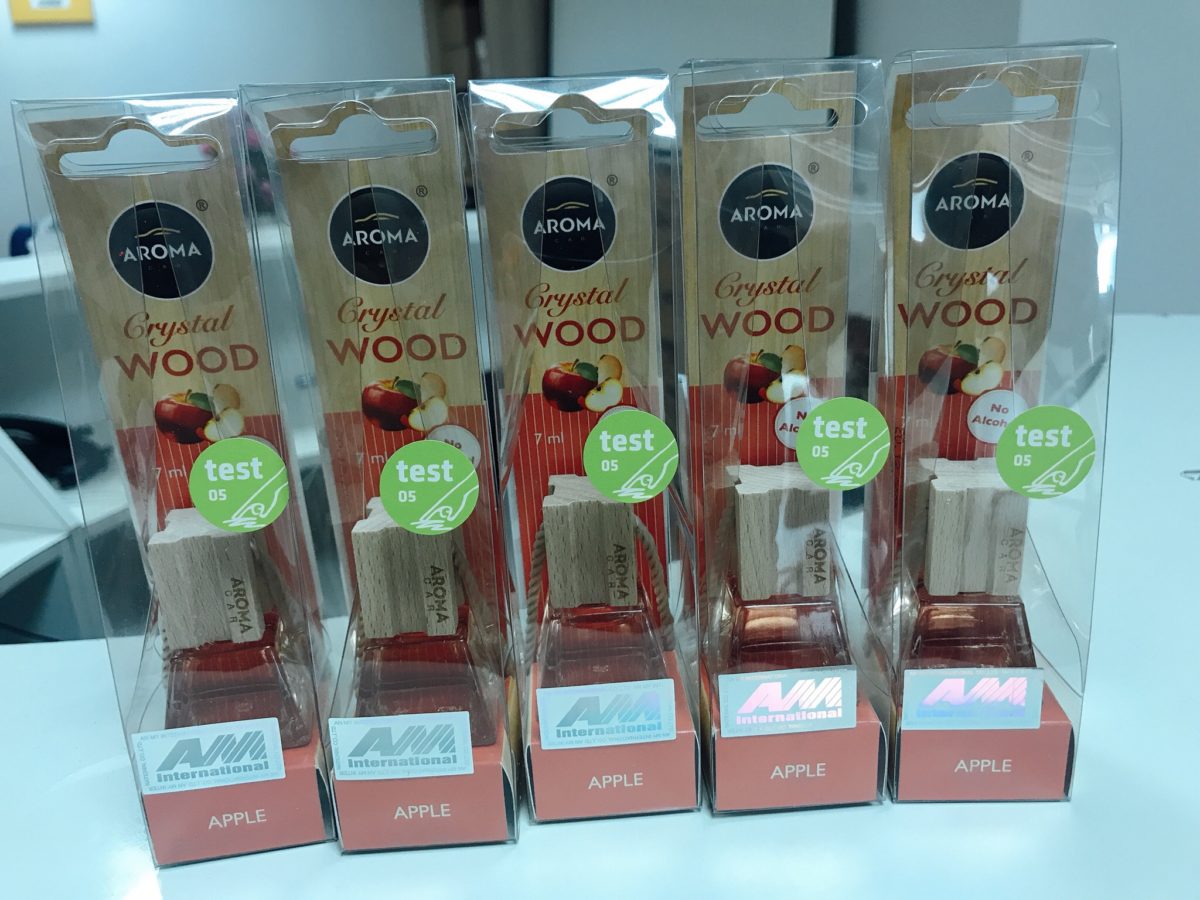 NƯỚC HOA TREO AROMA CRYSTAL WOOD MÙI TÁO (PHÁP)