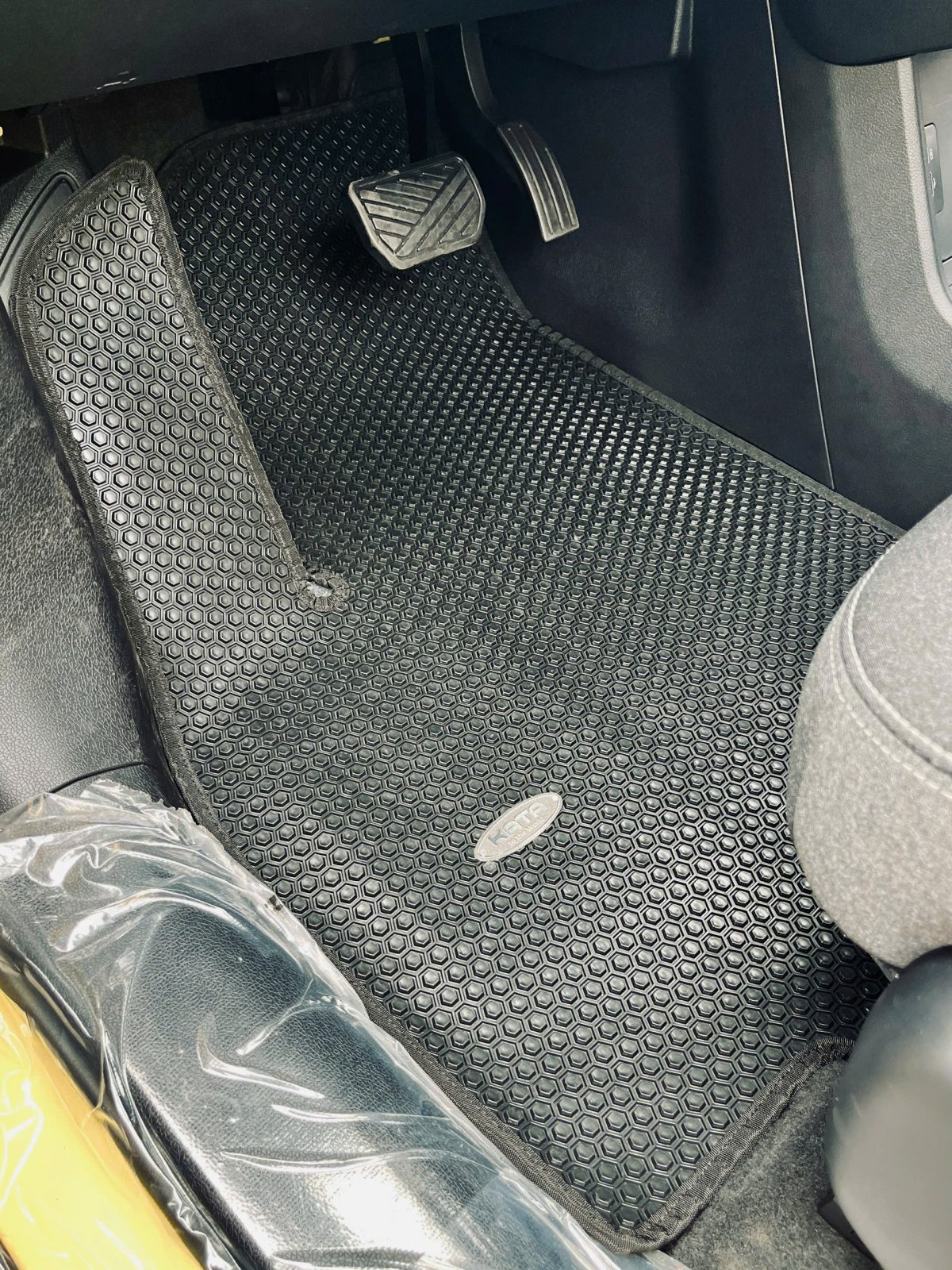 THẢM SÀN KATA CHO VINFAST LIMO GREEN